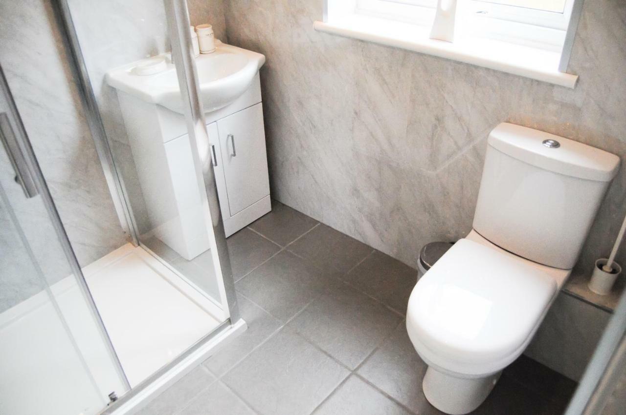 Вилла Bright City Centre House - Private Garden & Parking! Глазго Экстерьер фото